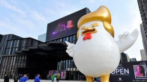 Read more about the article Giant Rooster Statue looks like Donald Trump is erected in China